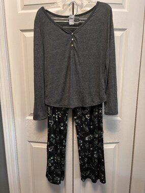 Stars Above XL Ultra Soft Pajama Lounge Set Gray Top Floral Pants